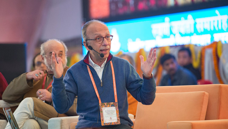 Michel Bitbol spricht am zweiten Tag der Konferenz über Geist am Central Institute of Higher Tibetan Studies in Sarnath, Varanasi, Indien am 31. Dezember 2017. Foto: Lobsang Tsering