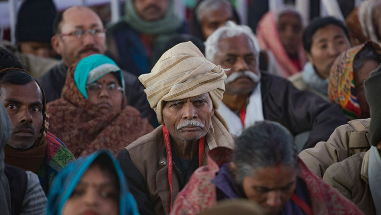 Über 50'000 Teilnehmende verfolgen die Belehrungen von Seiner Heiligkeit dem Dalai Lama auf dem Kalachakra Maidan in Bodhgaya, Bihar, Indien am 5. Januar 2018. Foto: Lobsang Tsering