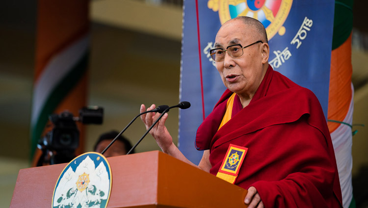 Seine Heiligkeit der Dalai Lama spricht an der ‚Danke Indien' Feier in Dharamsala, HP, Indien am 31. März 2018. Foto: Tenzin Choejor