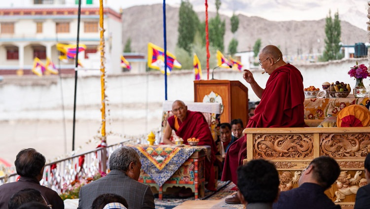 Seine Heiligkeit der Dalai Lama spricht zur lokalen tibetischen Gemeinschaft in Leh, Ladakh, J&K, Indien am 1. August 2018. Foto: Tenzin Choejor