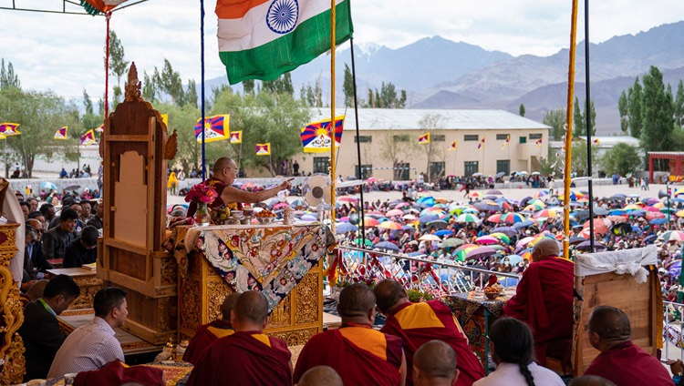 Seine Heiligkeit der Dalai Lama spricht zur lokalen tibetischen Gemeinschaft in Leh, Ladakh, J&K, Indien am 1. August 2018. Foto: Tenzin Choejor