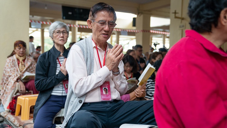 Einige von über 1200 Teilnehmenden aus Südost-Asien während den Unterweisungen von Seiner Heiligkeit dem Dalai Lama im tibetischen Haupttempel in Dharamsala, HP, Indien am 4. September 2018. Foto: Tenzin Choejor