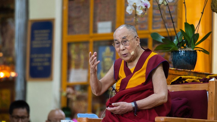 Seine Heiligkeit der Dalai Lama beantwortet Fragen aus dem Publikum im tibetischen Haupttempel in Dharamsala, HP, Indien am 7. September 2018. Foto: Tenzin Choejor